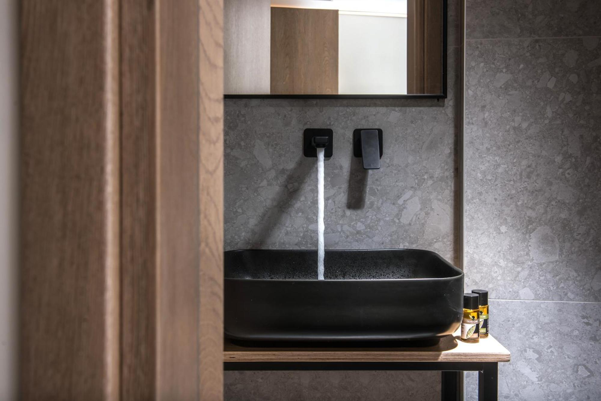 King'S Blue , Superior Downtown Loft , No Lift Apartamento Iráclio Exterior foto